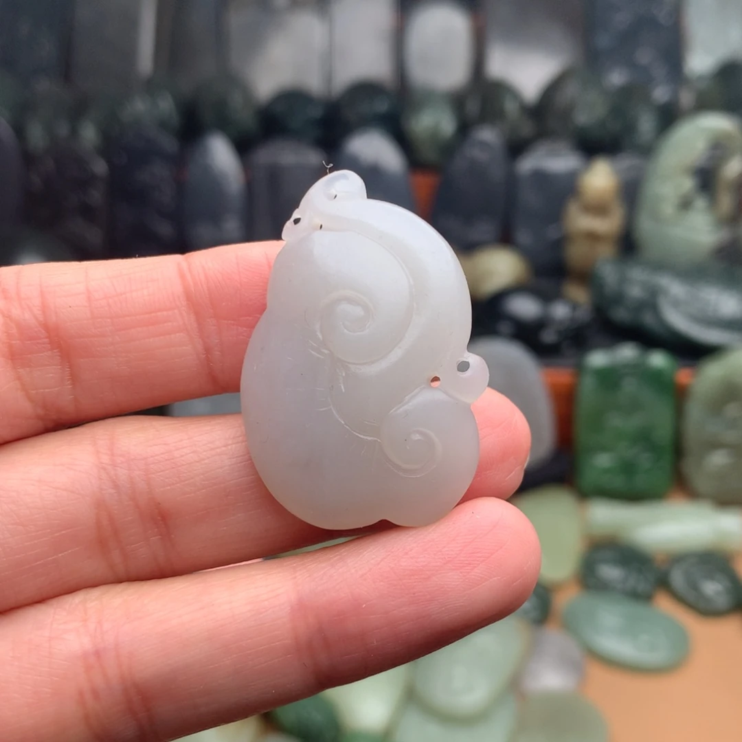 和田玉未镶嵌颈饰挂件53