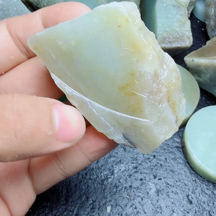 未镶嵌和田玉（糖玉）珠宝奇石