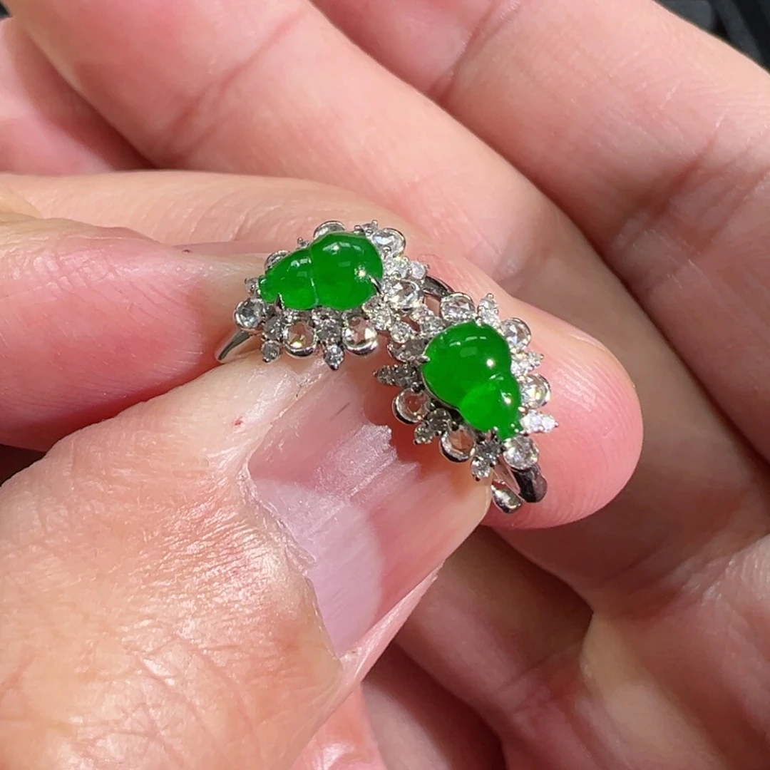 【闪购商品】翡翠吊坠(不含链)18K金镶嵌