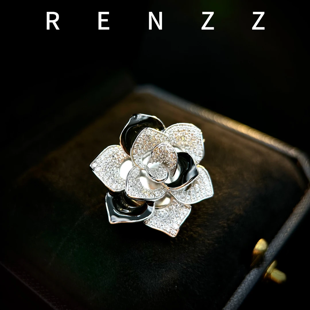 0134黑白色双色山茶花磁吸扣