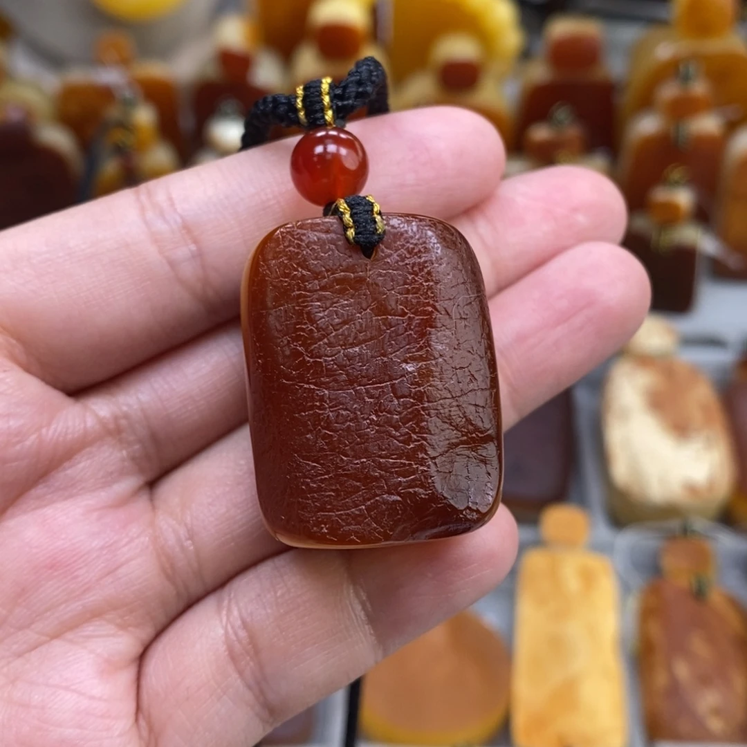 蜜蜡未镶嵌珠宝奇石