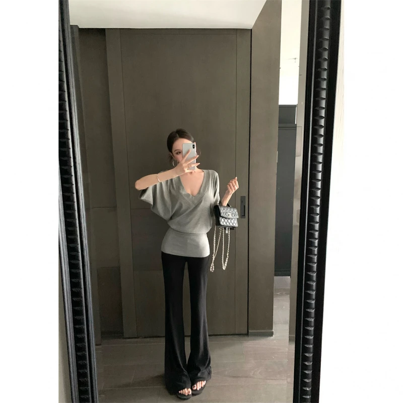 2025夏季时尚简约基础V领显瘦蝙蝠袖上衣T恤直筒喇叭长裤两件套装