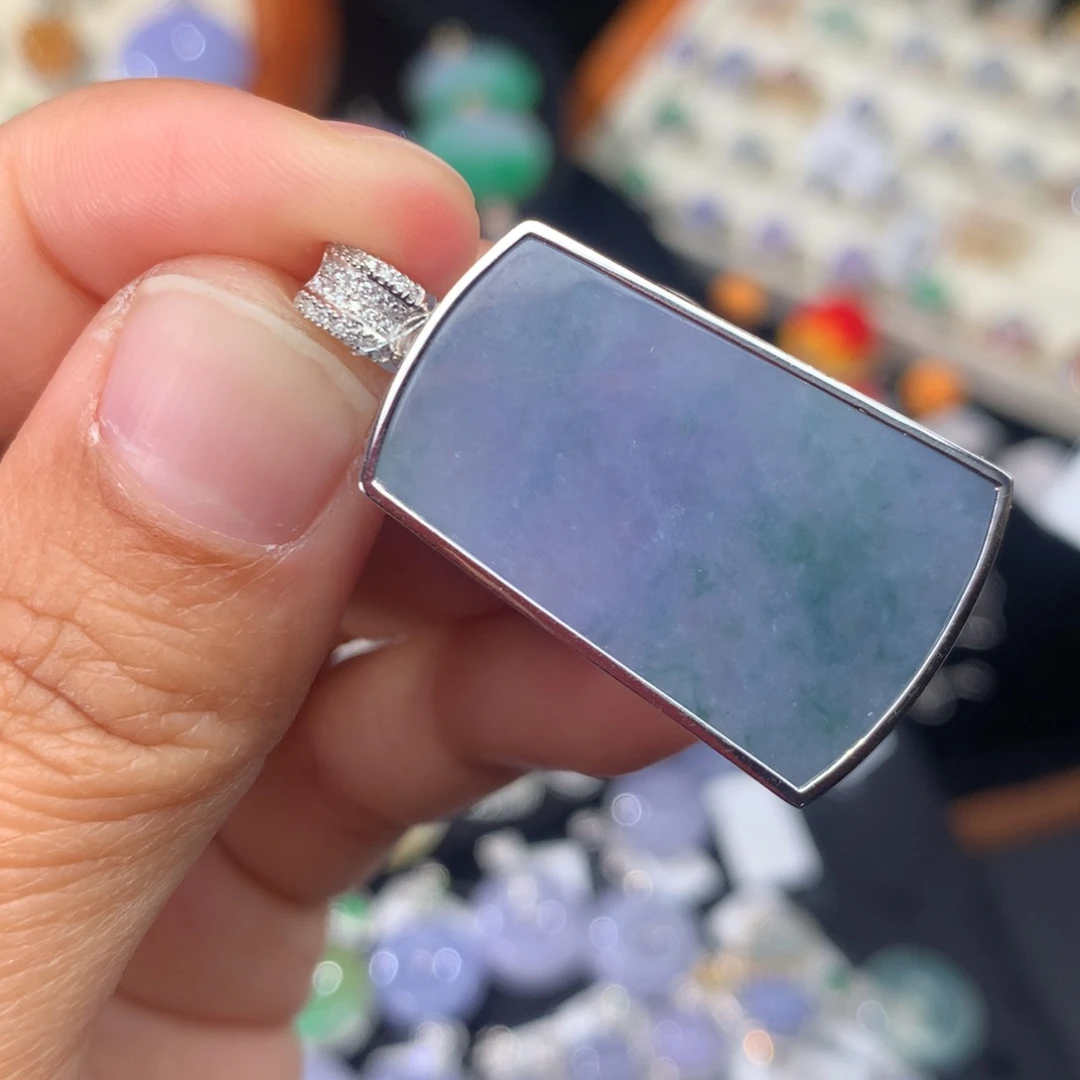 翡翠吊坠(不含链)18K金镶嵌