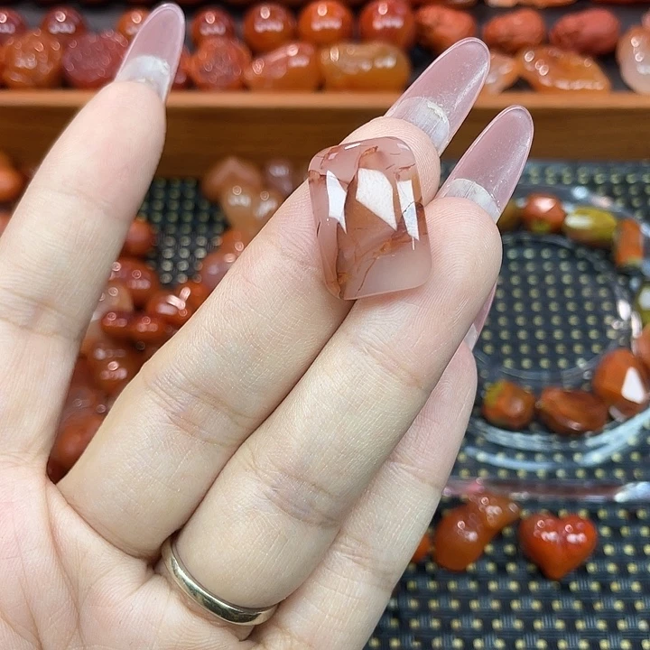 玛瑙/玉髓未镶嵌颈饰无事牌