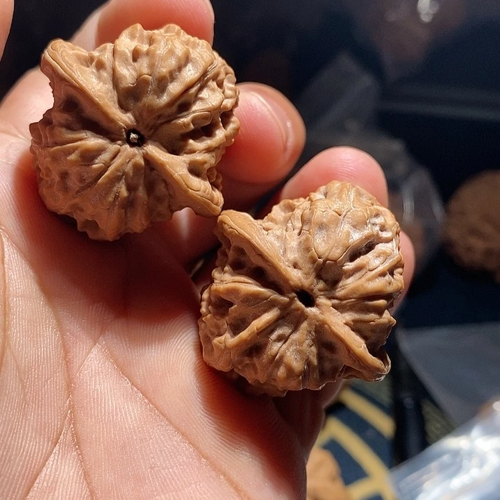 【闪购商品】文玩核桃吊坠风**吹野狼