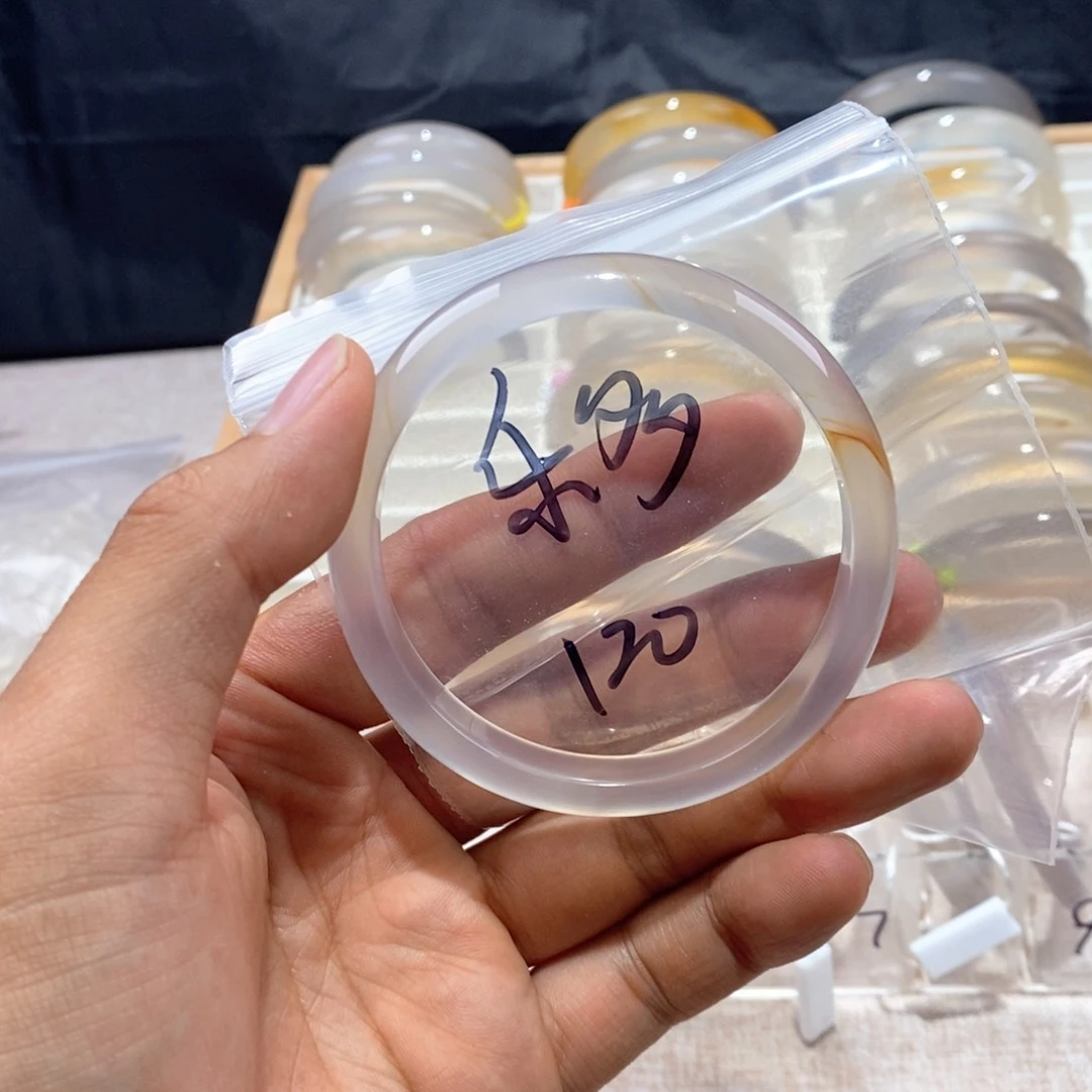 乐***-玛瑙/玉髓手镯未镶嵌