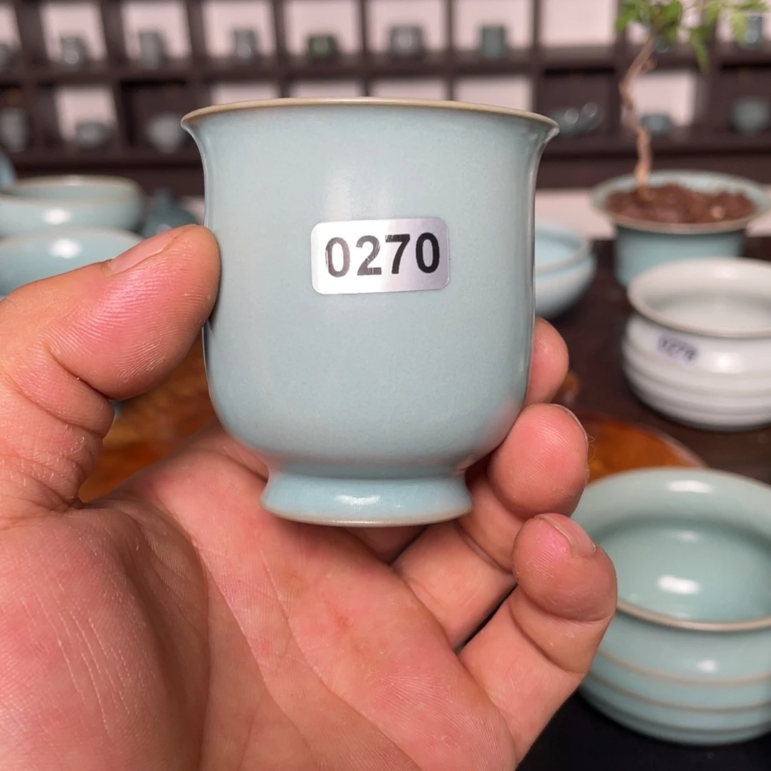 獦***人杯子仿古天青釉 卷足铃铛杯0270