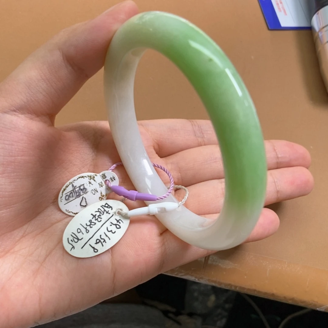 【闪购商品】和田玉（翠青玉）手镯未镶嵌5657艳翠白，干净