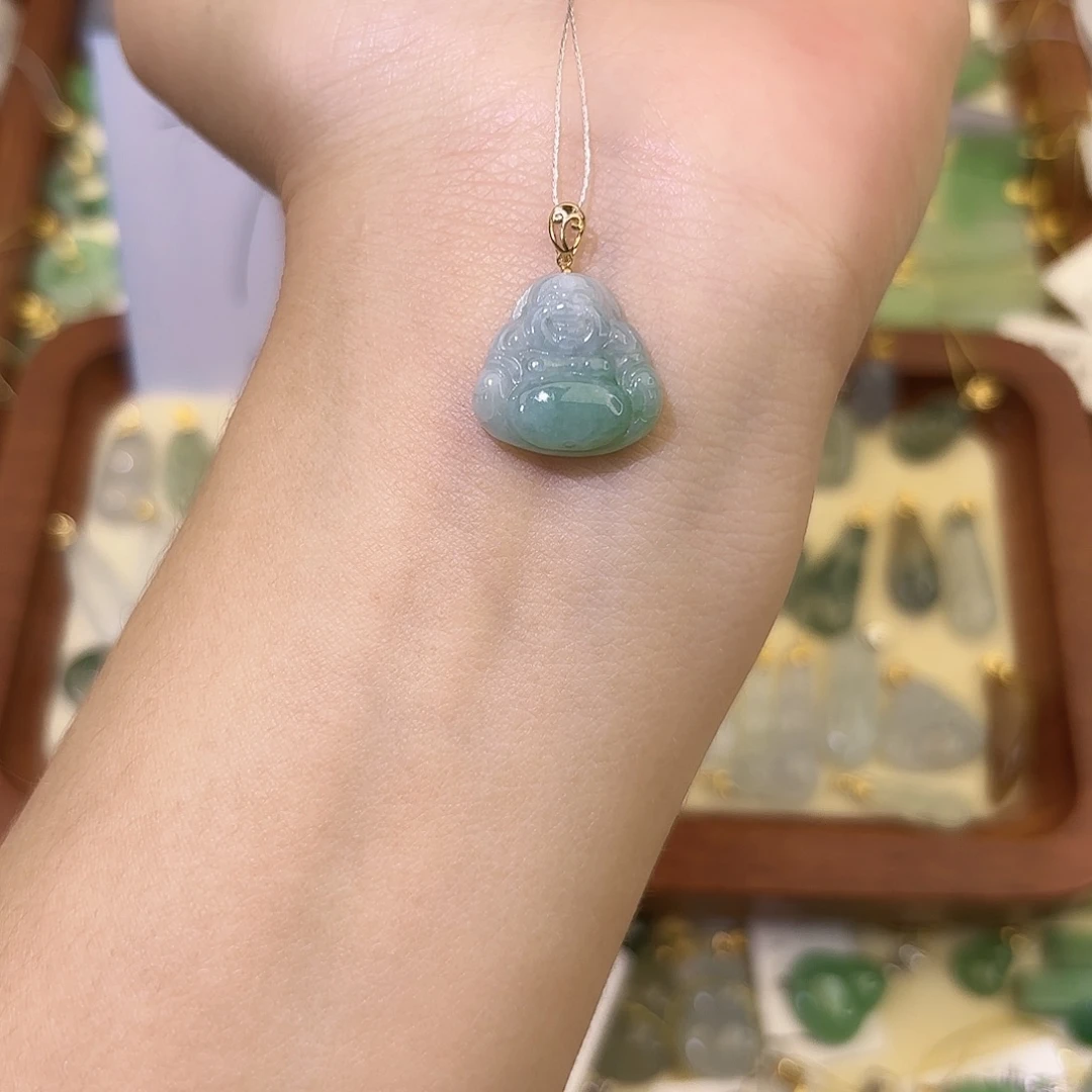 翡翠18K金镶嵌颈饰佛公