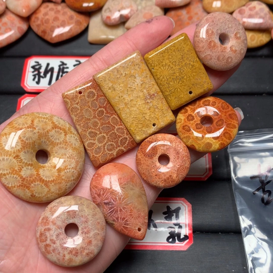 【闪购商品】硅化玉颈饰未镶嵌葫*娃