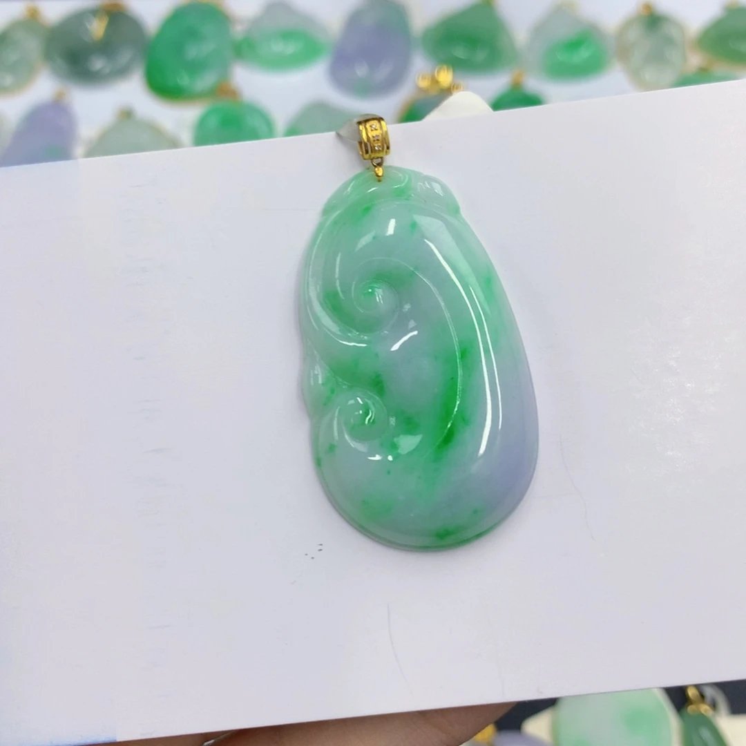 *****翡翠18K金镶嵌颈饰翡翠