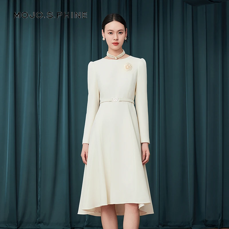 显瘦优雅千金长裙2025年款新款黑白设计感收腰连衣裙MOGC03WOP024