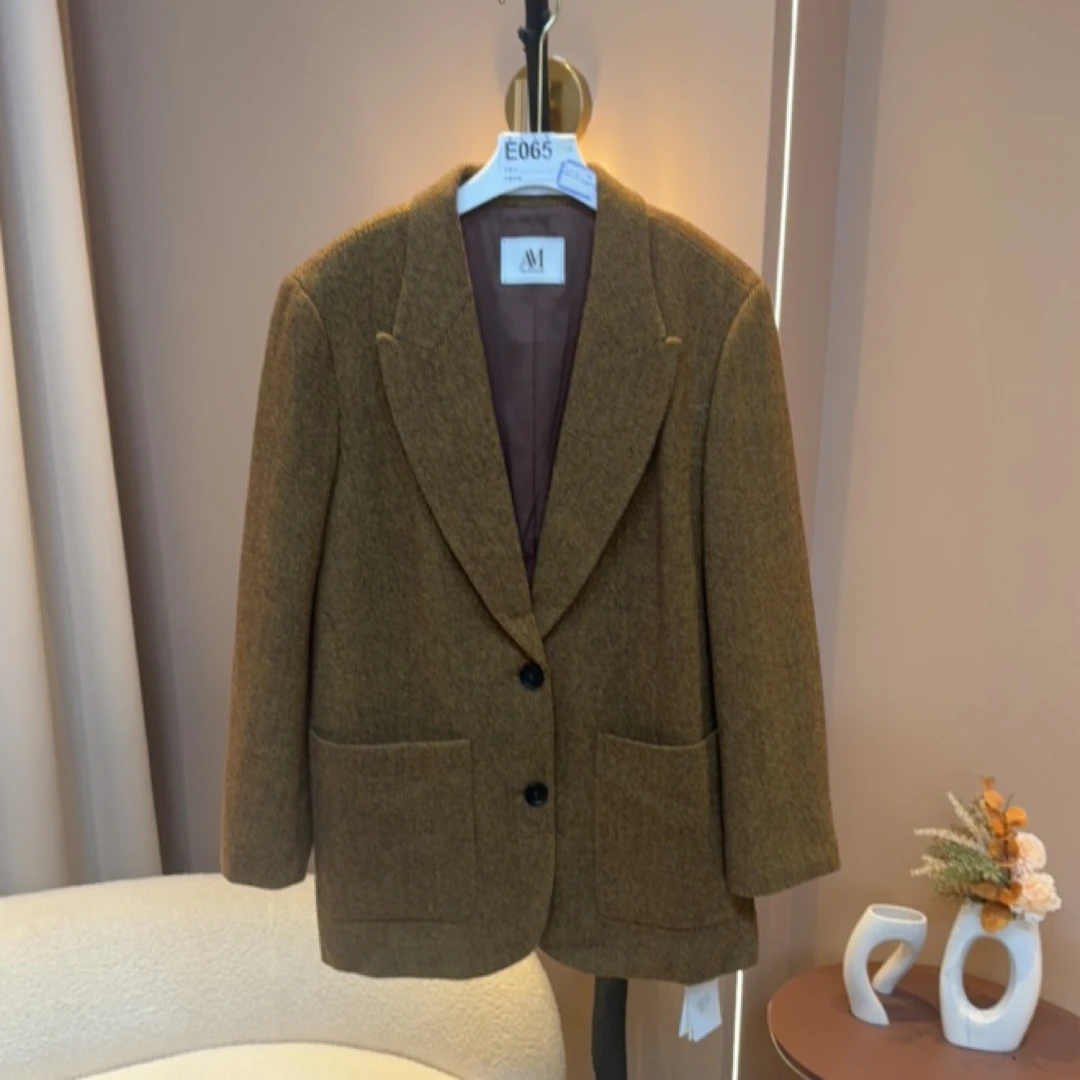 （065）路卡家众心精选大衣