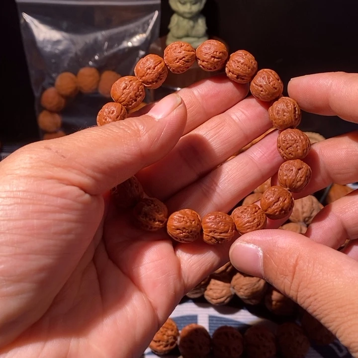 手串文玩核桃……36