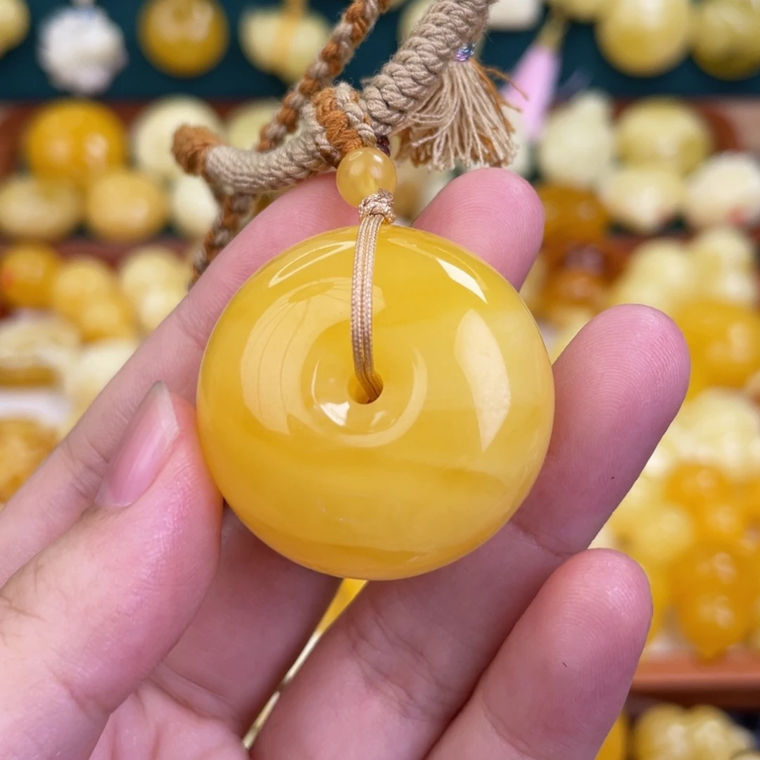米****未镶嵌吊坠(赠链)蜜蜡