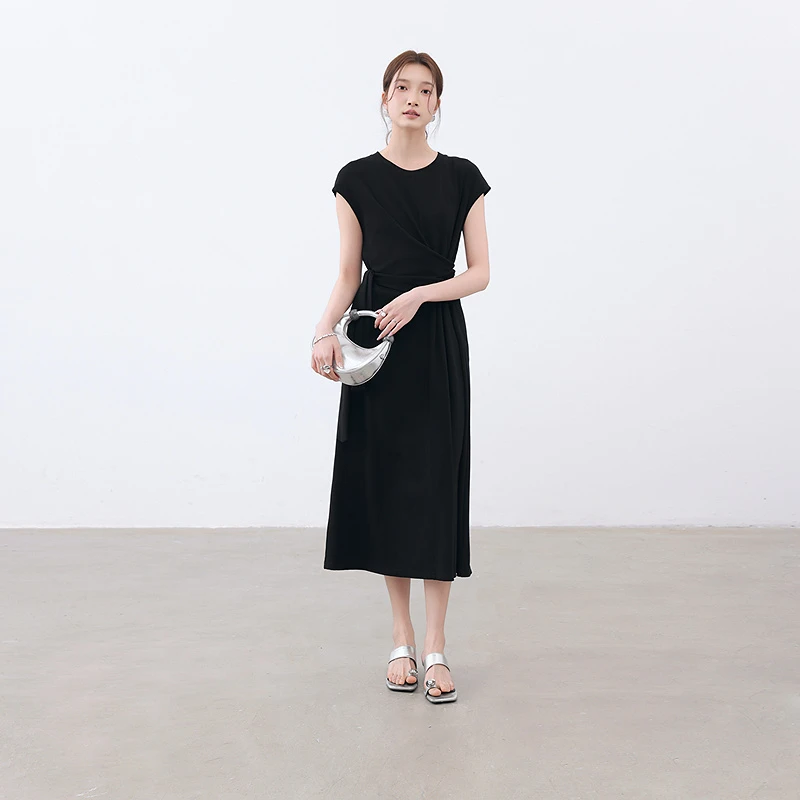 爱客2025新款夏季简约圆领绑带廓形休闲显瘦连衣裙YA25213L002