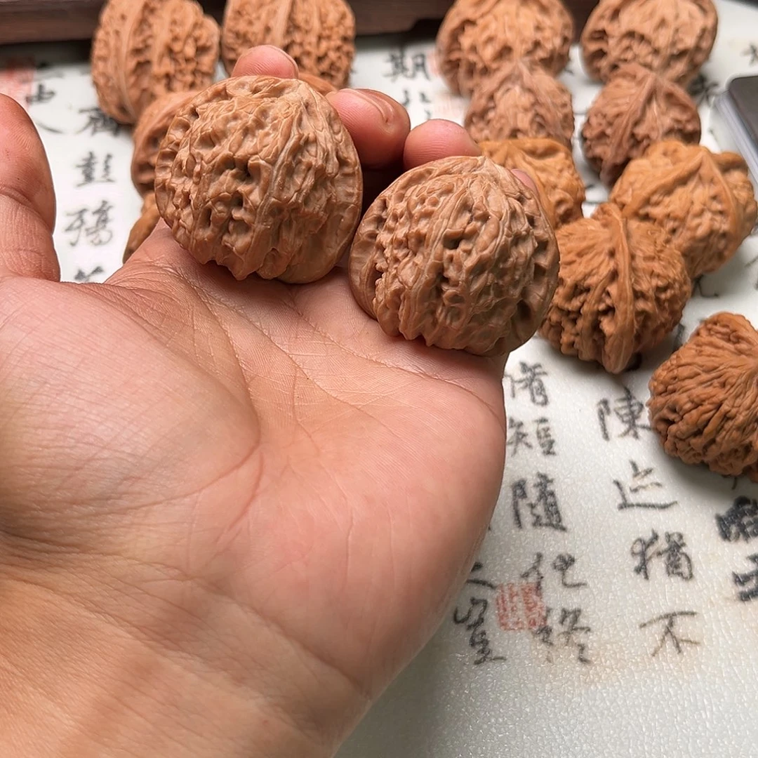 右***侠吊坠文玩核桃三角白40
