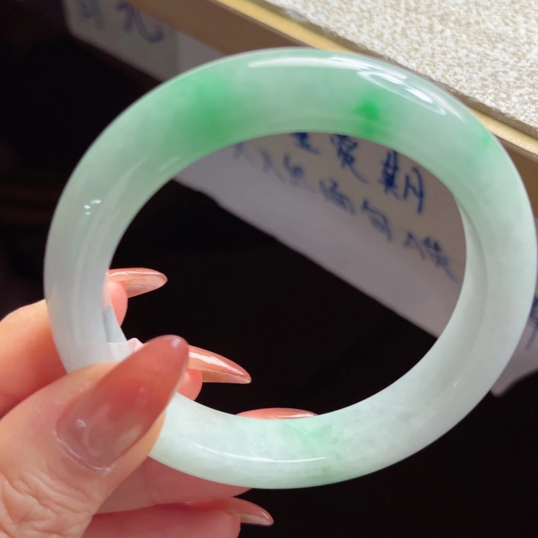 翡翠未镶嵌手镯手镯