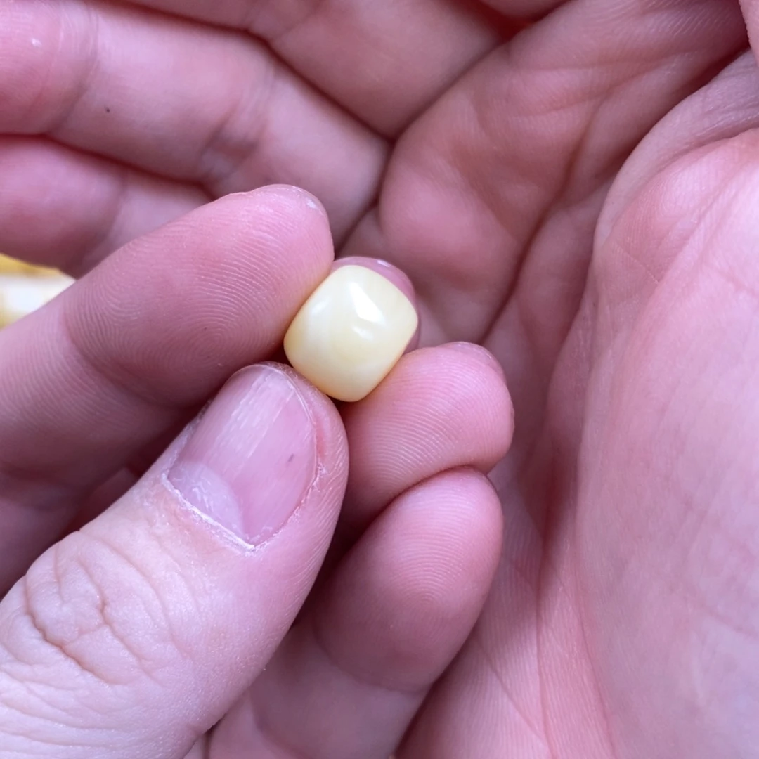 蜜蜡裸石未镶嵌明***好配饰