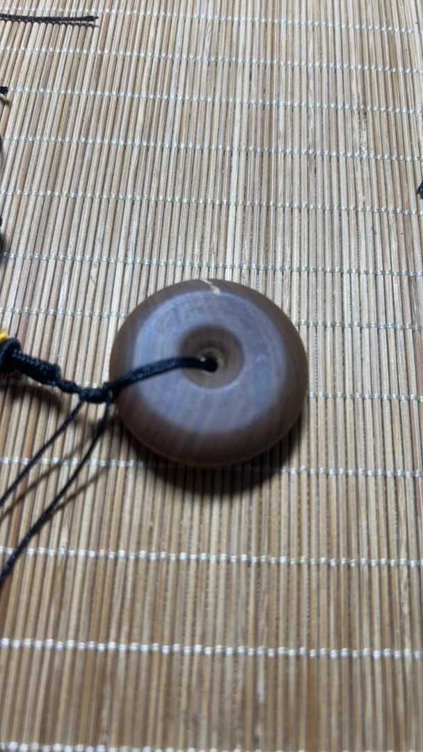 老山檀香沉水平安扣瑕疵