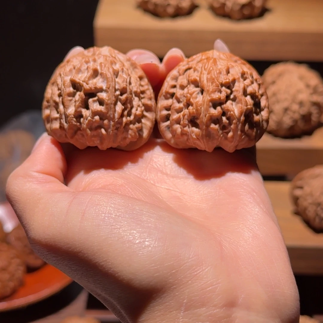 万***岁吊坠文玩核桃40角白