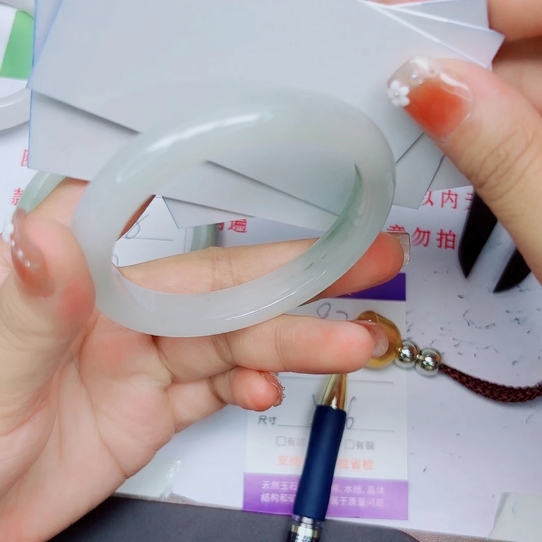 石英质玉手镯未镶嵌82/5960