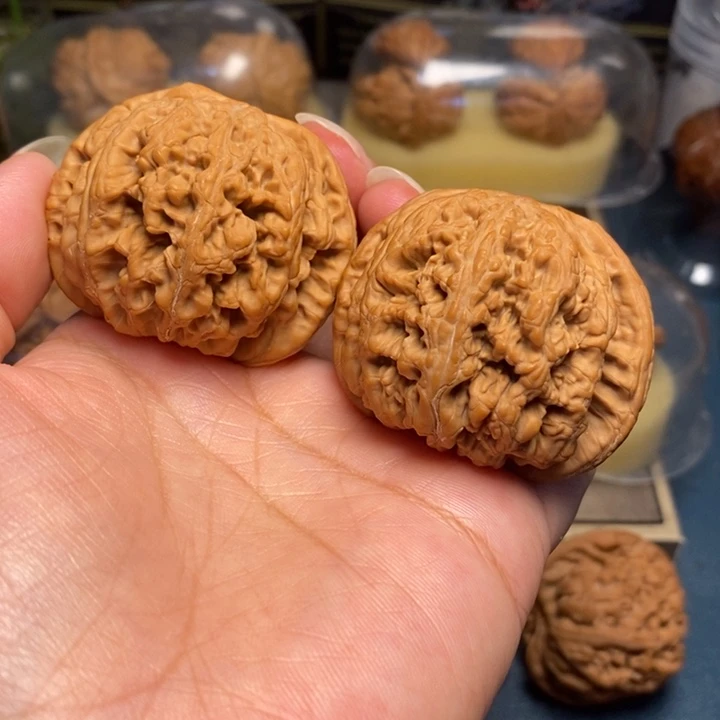 【闪购商品】文玩核桃把件大粗筋