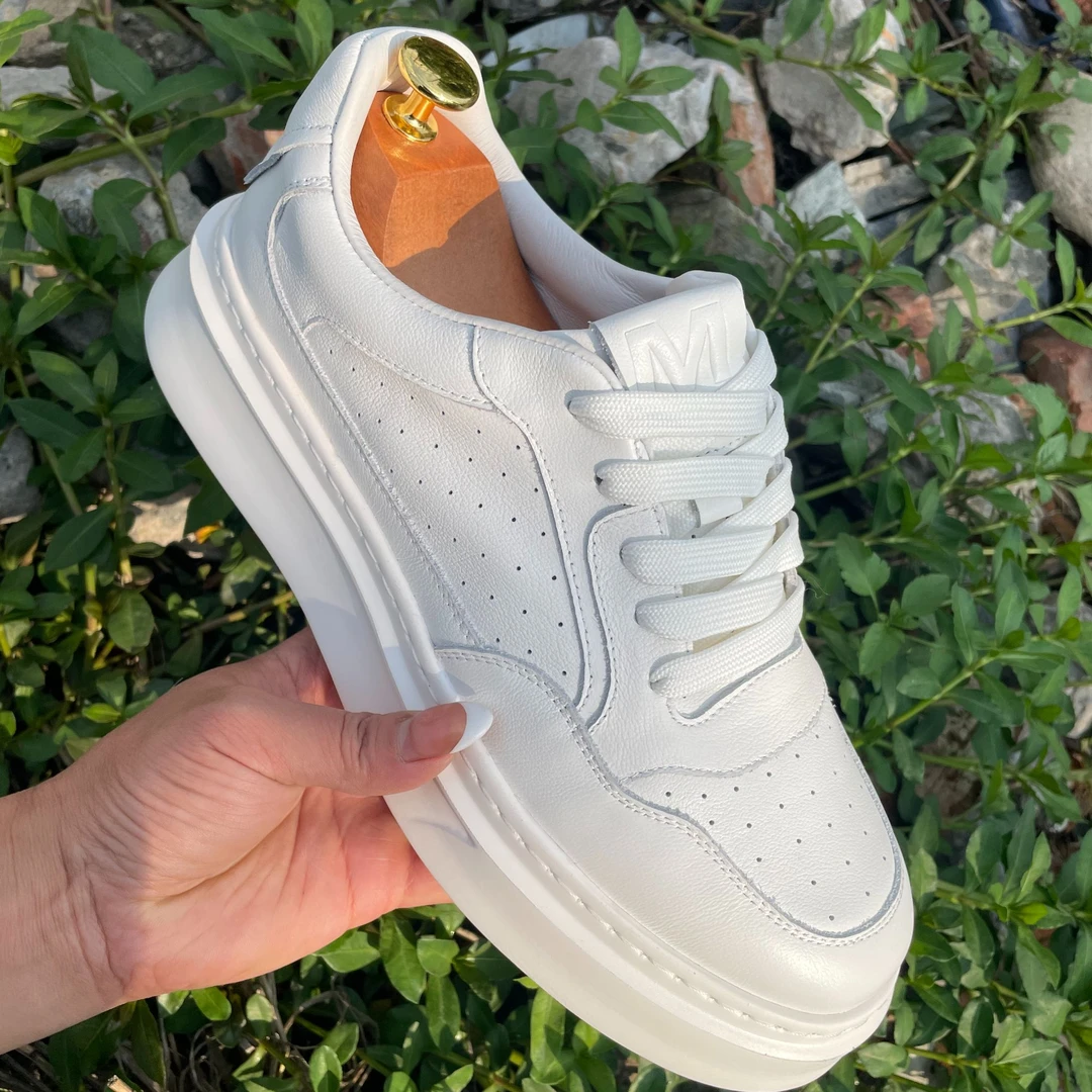 头层牛皮夏季透气新款男鞋厚底时尚休闲发泡舒适透气百搭小白鞋男