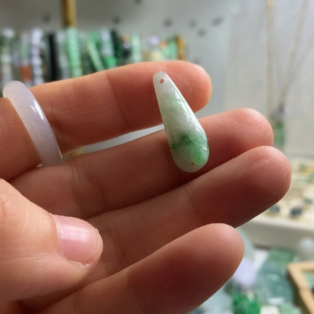翡翠未镶嵌颈饰24