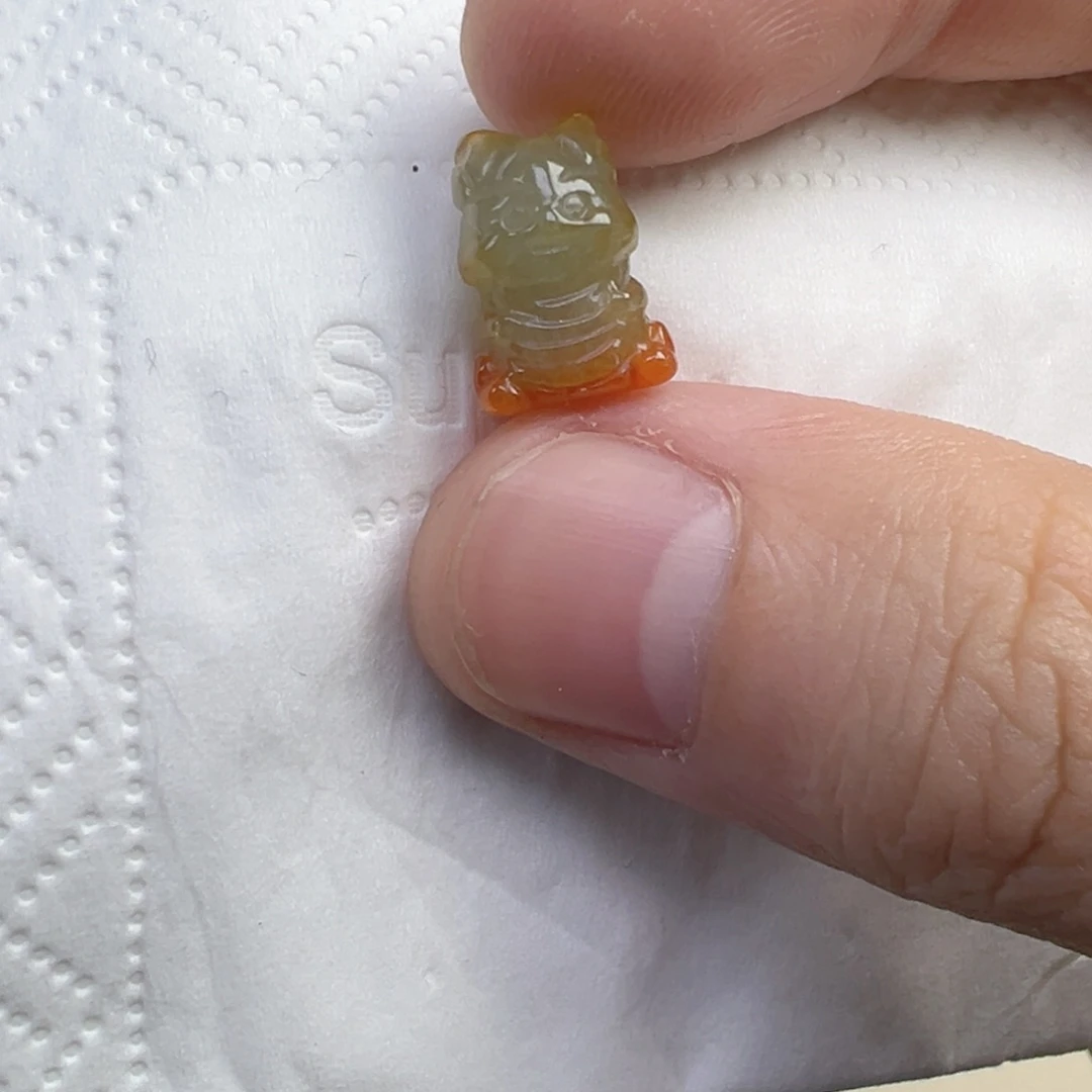 翡翠散珠通孔龙宝宝