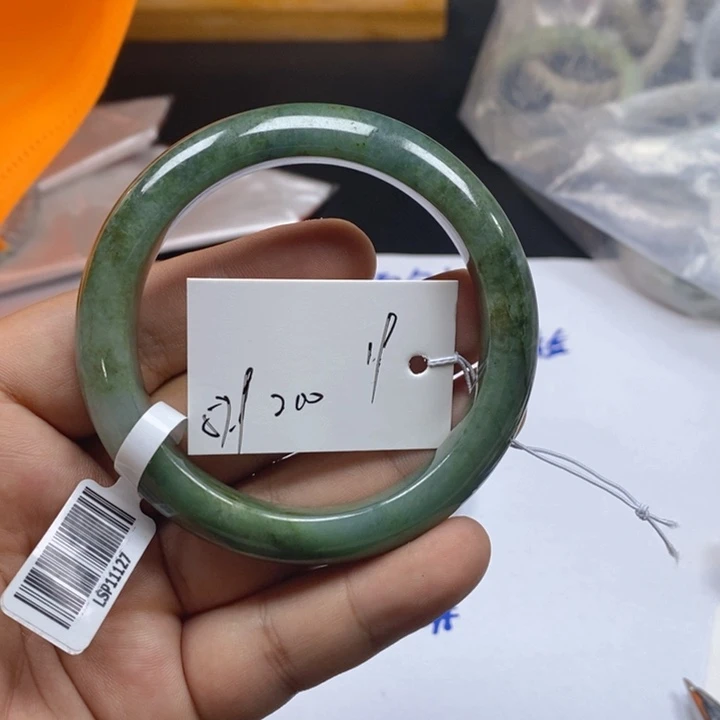 未镶嵌手镯翡翠天然翡翠