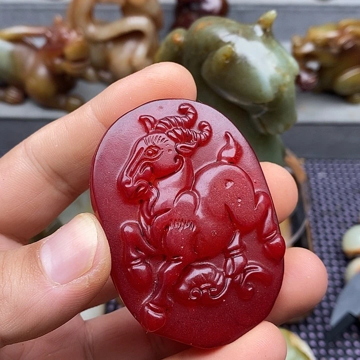 未镶嵌蛇纹石玉颈饰