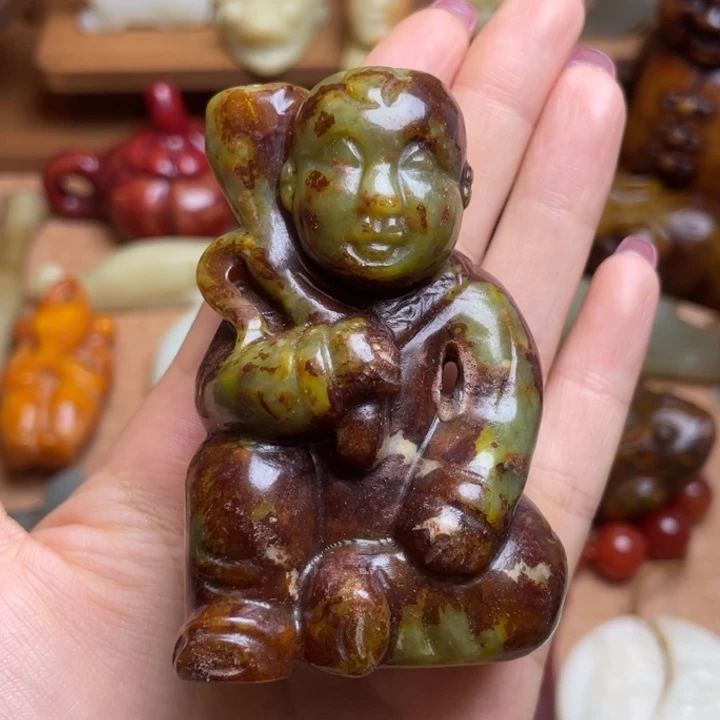 蛇纹石玉未镶嵌颈饰