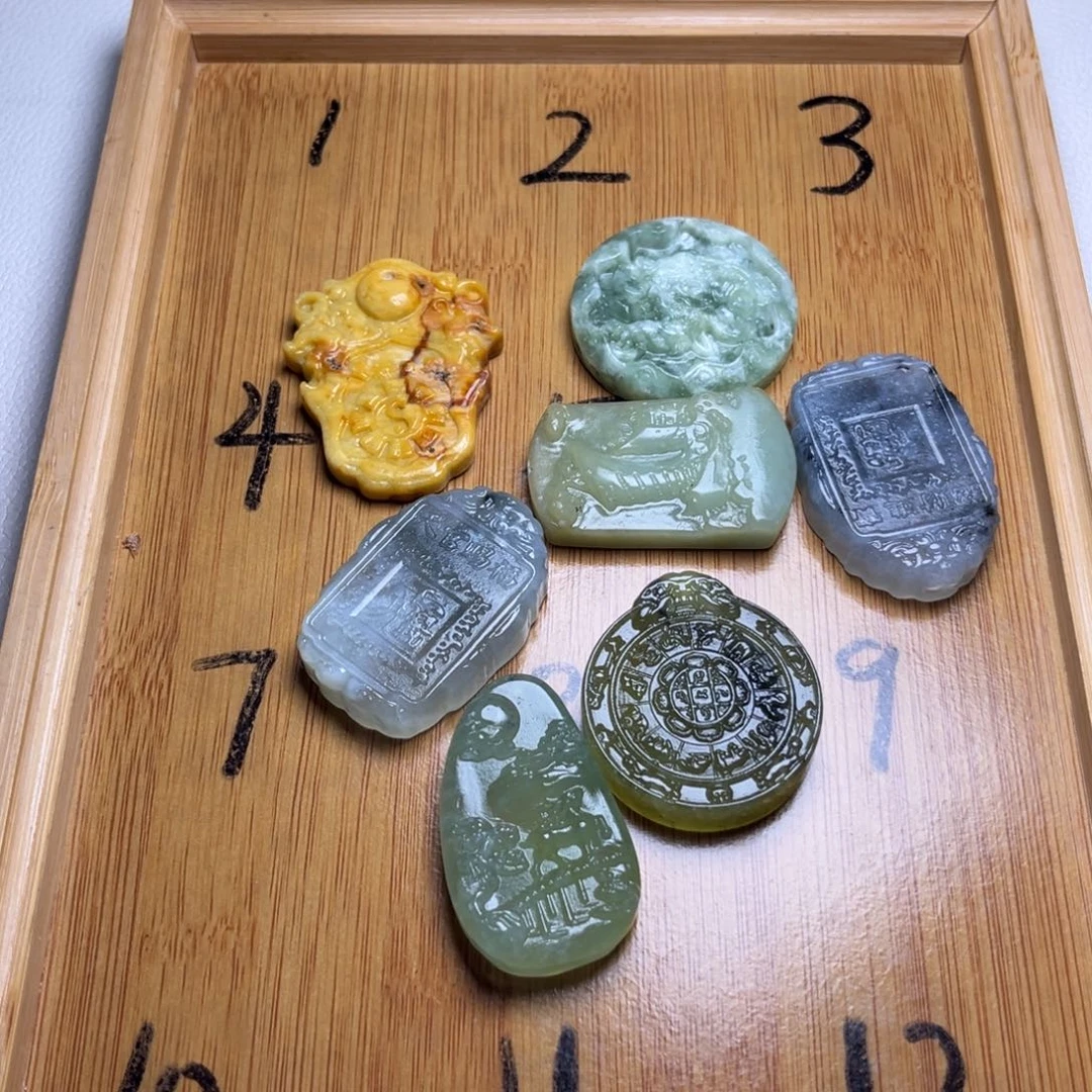 郭***）蛇纹石玉未镶嵌颈饰