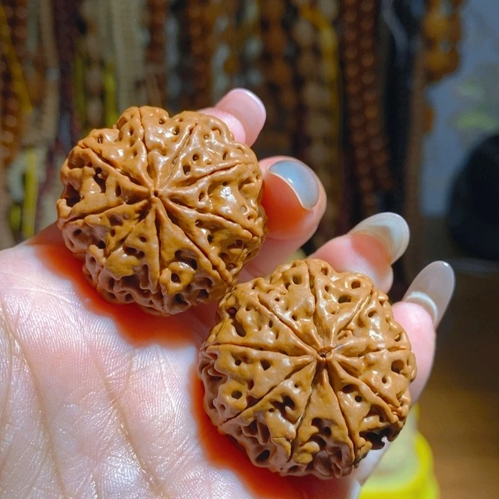 野生多瓣大金刚把件349