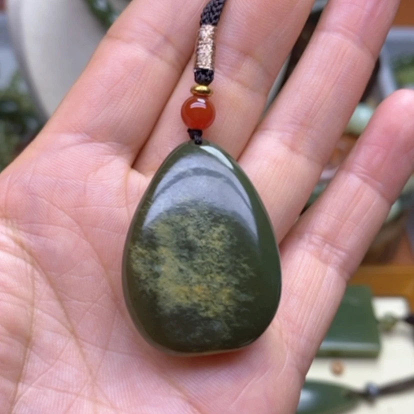 【闪购商品】未镶嵌岫岩河磨玉（透闪石质玉）颈饰
