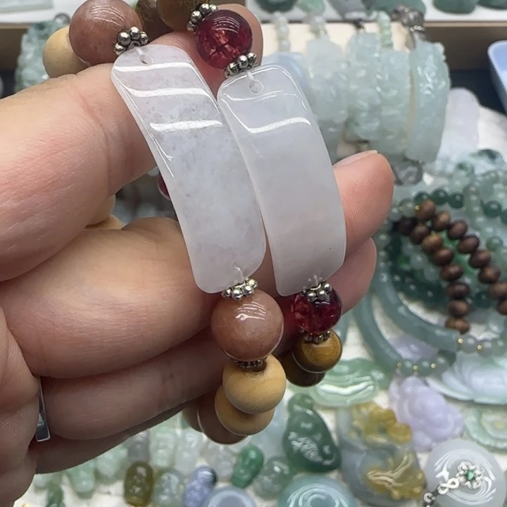 翡翠未镶嵌手链福利薄款，介意慎拍