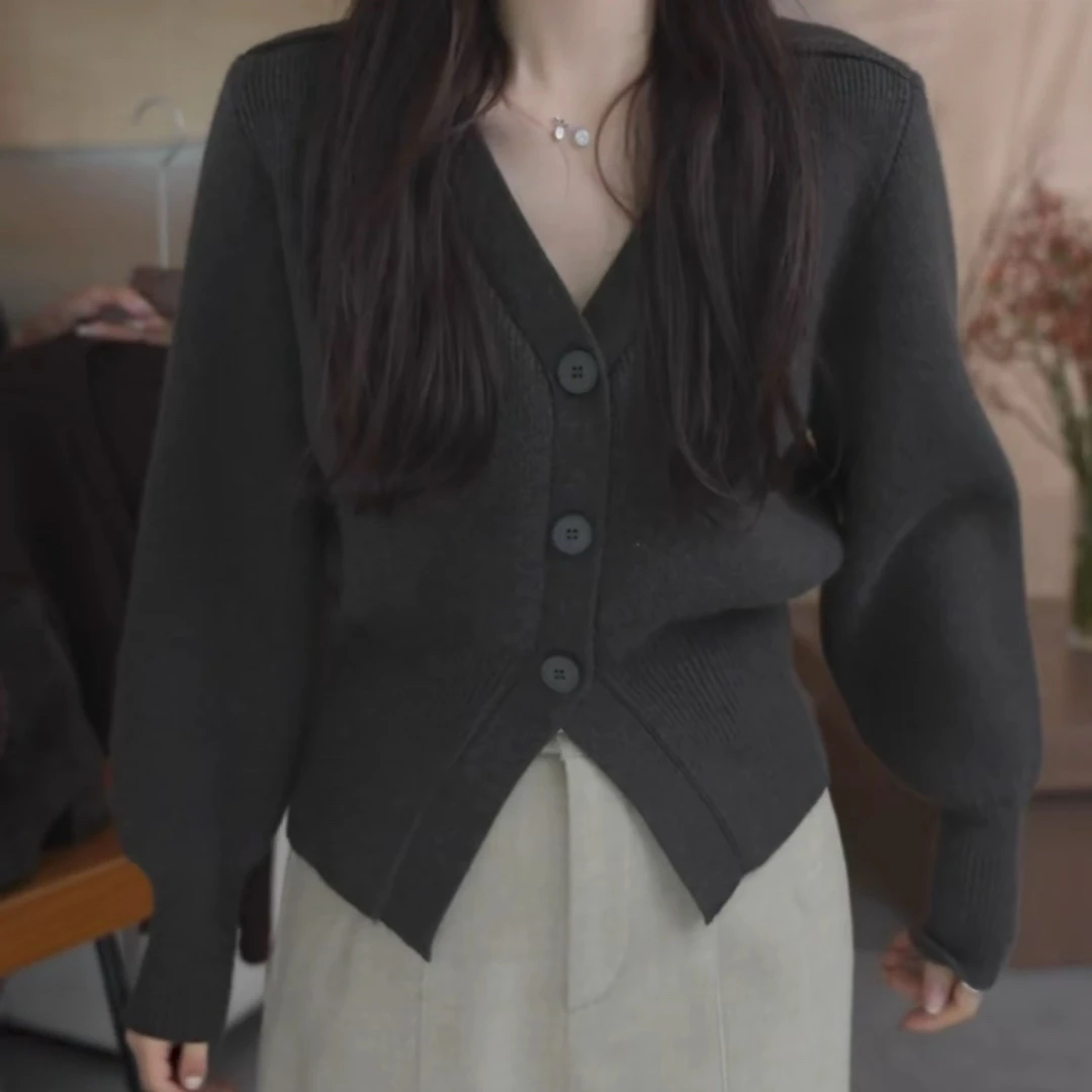 设计感v领加厚纯色毛衣外套女2025新款秋冬慵懒风单排扣针织开衫