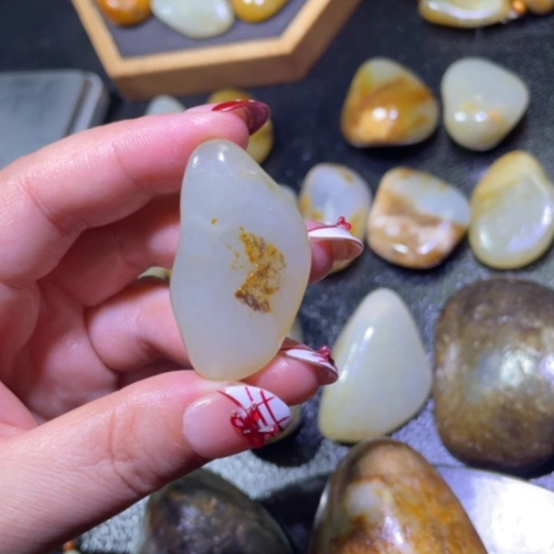 【闪购商品】颈饰未镶嵌和田玉（青玉）琦*