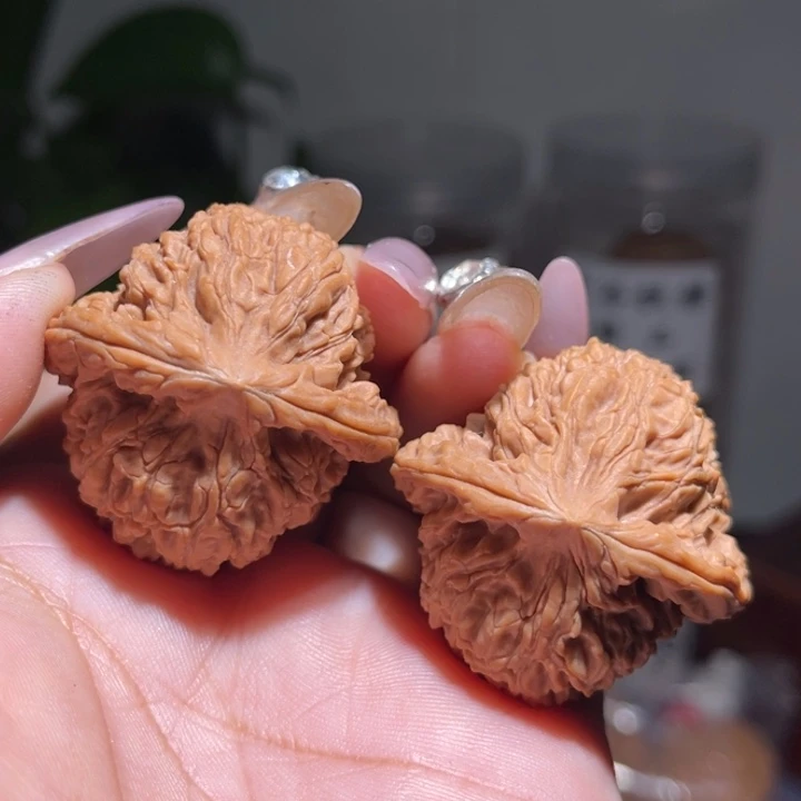 新***场吊坠桃核          38