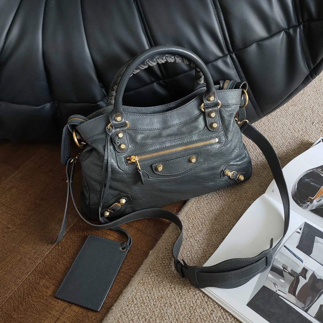 95新 Balenciaga/巴黎世家 first灰色羊皮机车小号单肩包39994