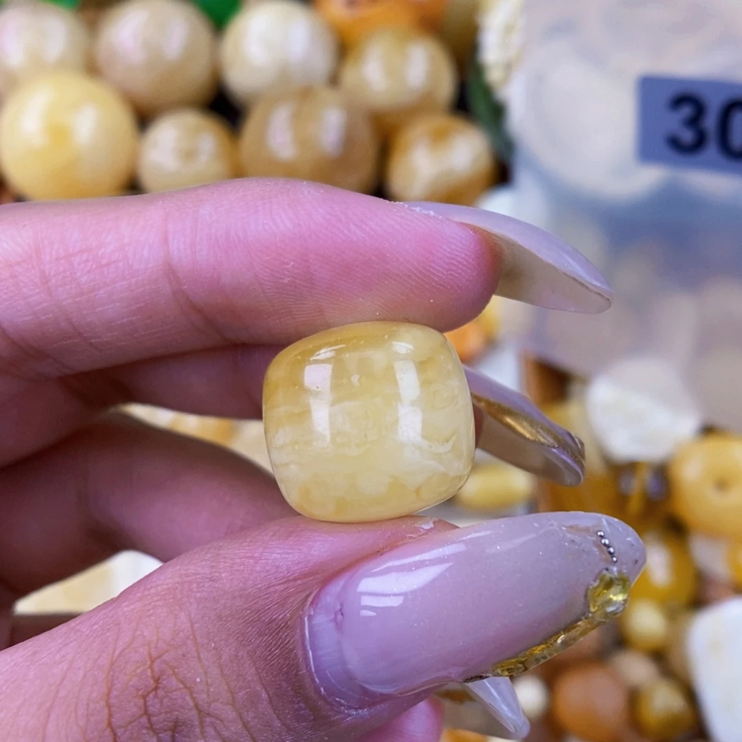 琥珀未镶嵌珠宝奇石16.1 沙眼