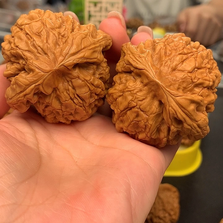 文玩核桃吊坠53.8龙鼎