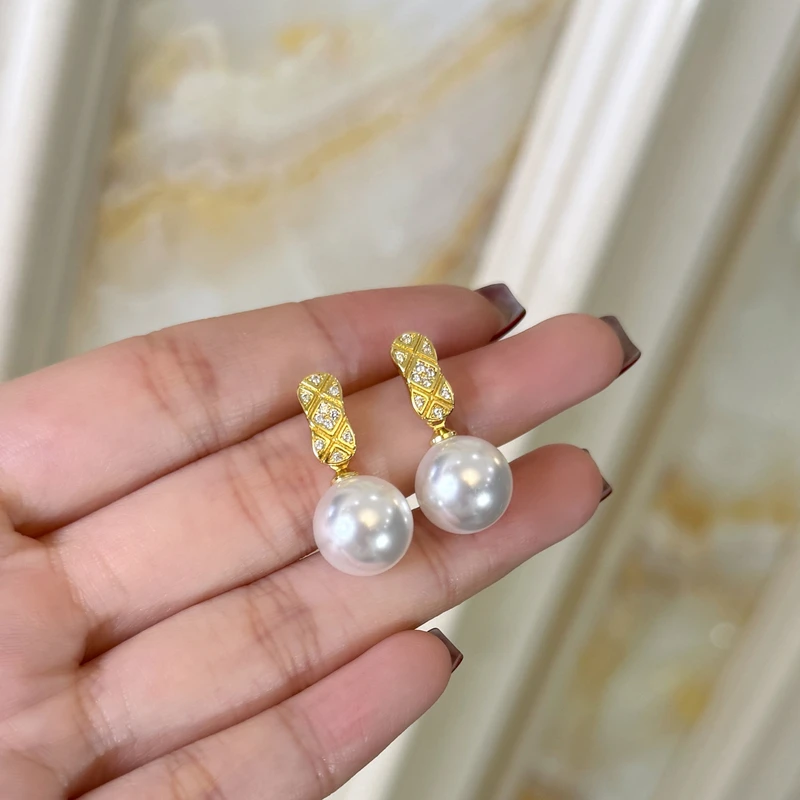 人造澳白【名珠世家】巴黎小香菱格耳钉冷白龙珠12mm