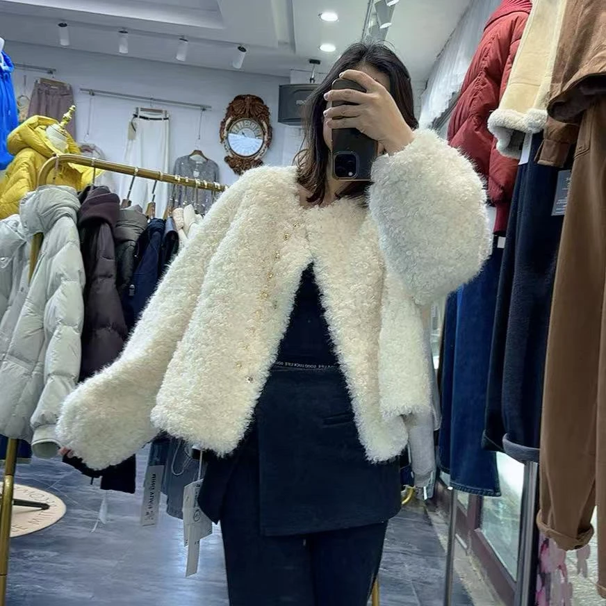 秋冬新品短款圆领减龄精致高档韩范毛毛外套上衣女皮毛一体仿真潮