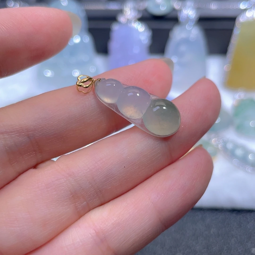 翡翠18K金镶嵌颈饰翡翠