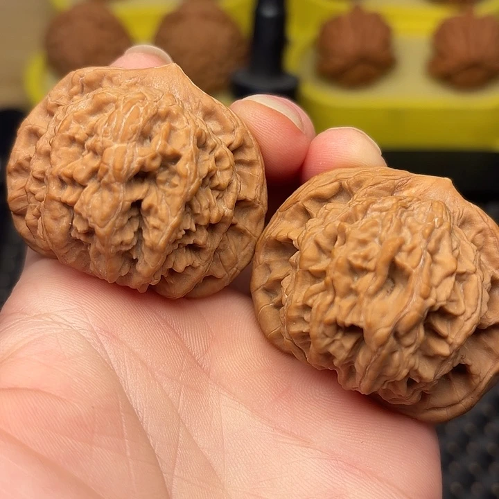 寒***山吊坠文玩核桃45狮虎兽