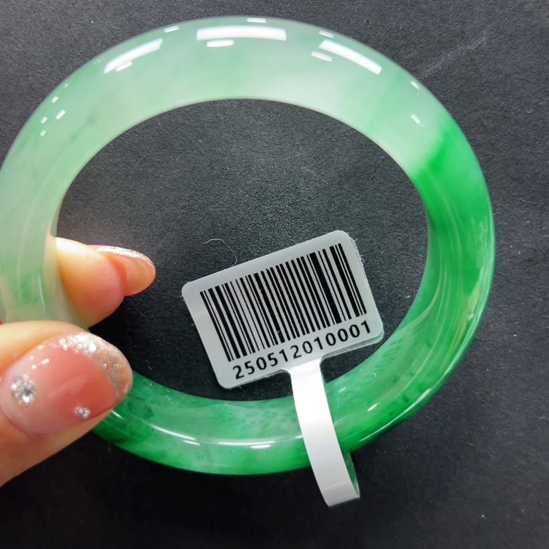 石英质玉手镯未镶嵌倩