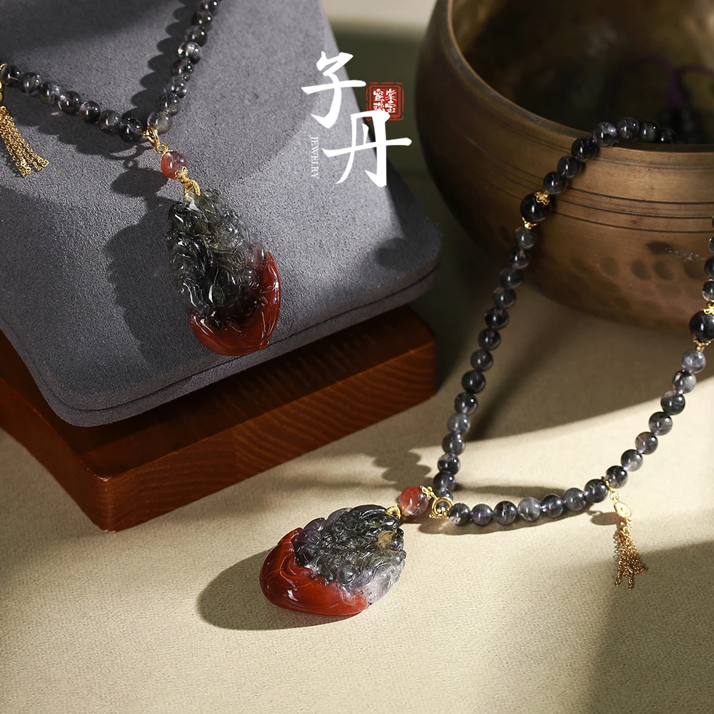 【诗语】天然红极光23九尾项链吊坠黑羽极光链子手工编织气质女款