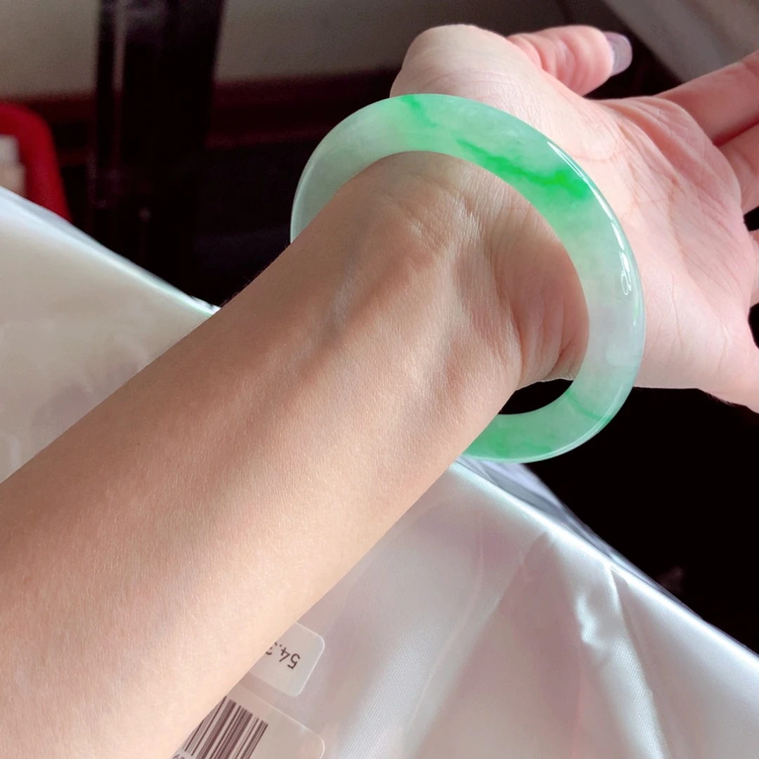 翡翠未镶嵌手镯54.3圆条 冰飘金丝绿好色之徒可入 灵